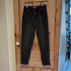 High-Rise Black Skinny Jeans — Slim Fit Stretch Denim